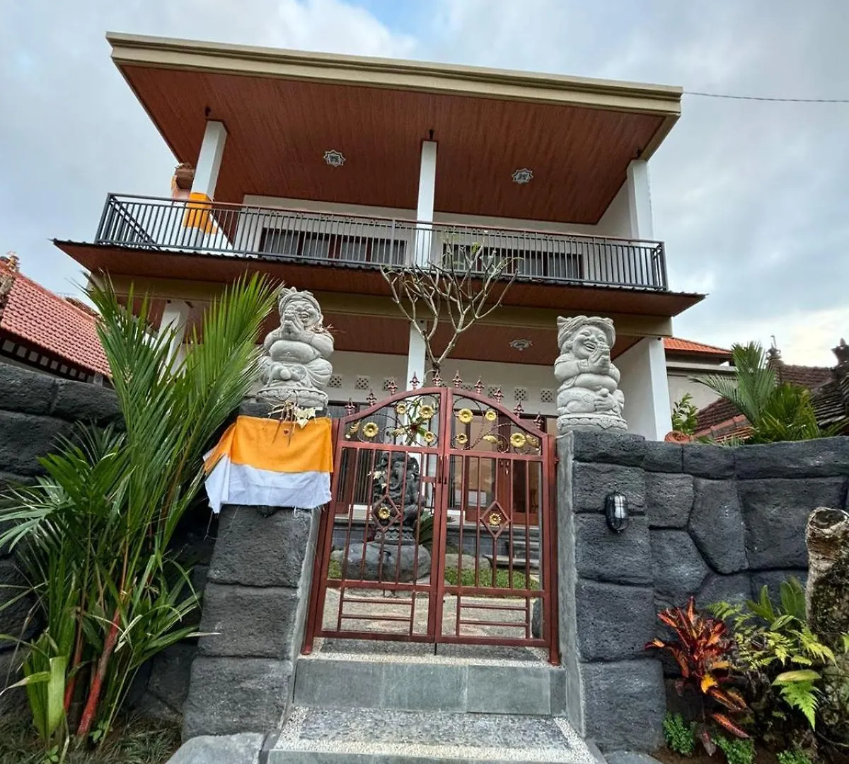 Villa Poleng contacts